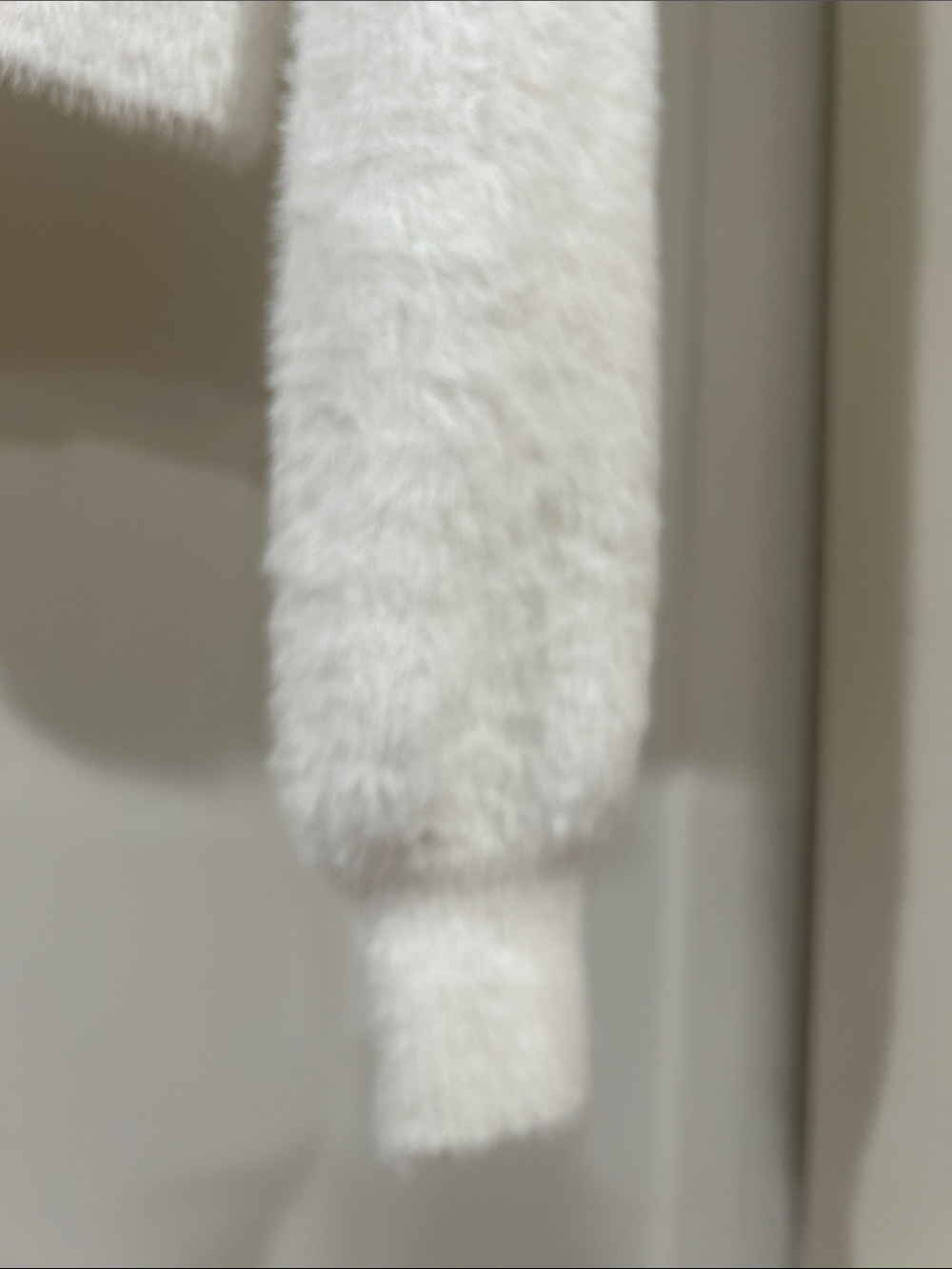 Aritzia Sunday Best Kitten V neck  sweater - Picture 5 of 13